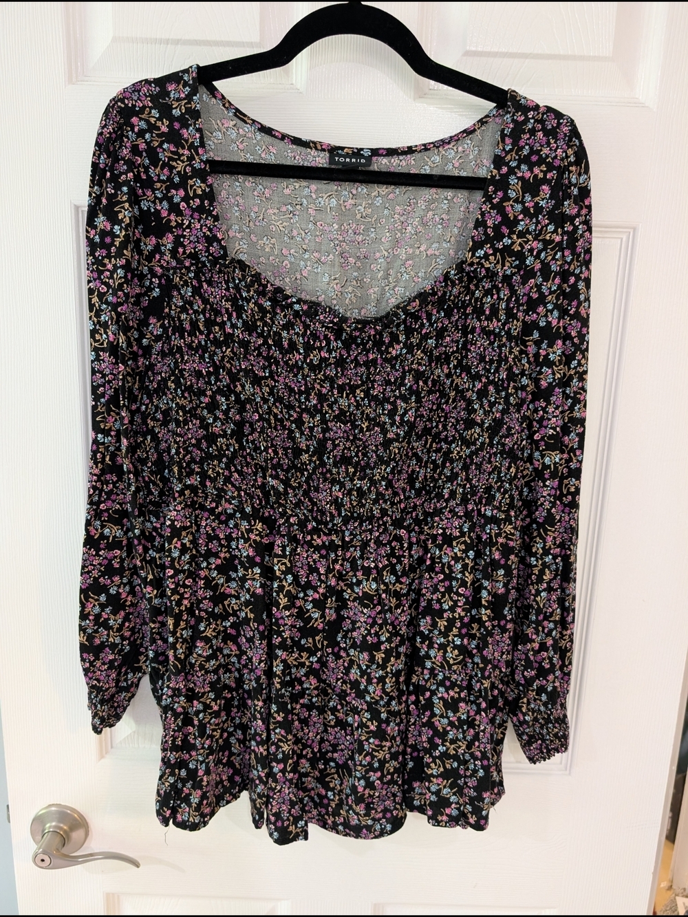 Torrid Ditsy Floral Babydoll Rayon Slub Smocked Tiered Top in Size 2 (18/20)
